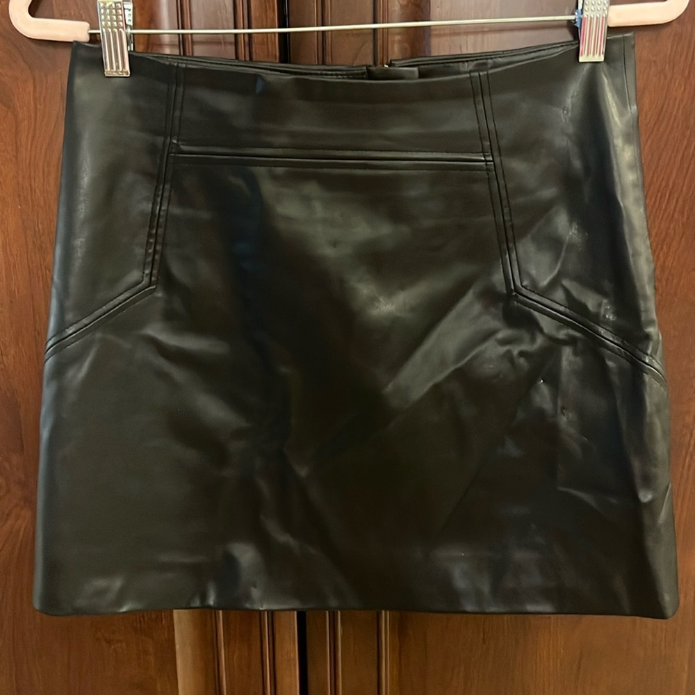H&M Black Faux Leather Mini Skirt - Size 6